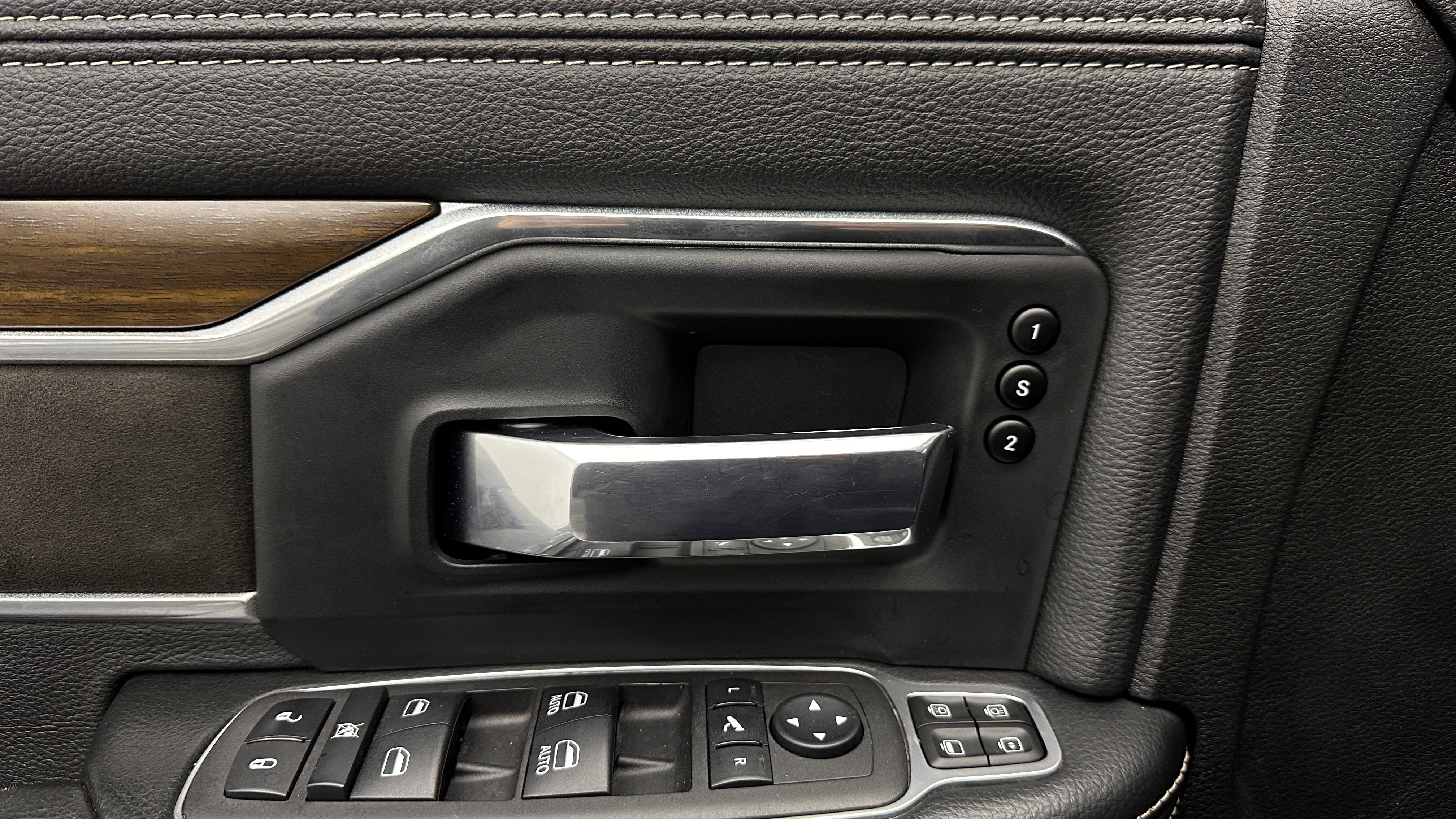 Used 2024 RAM 3500 Laramie w/ Towing Technology Group image 13