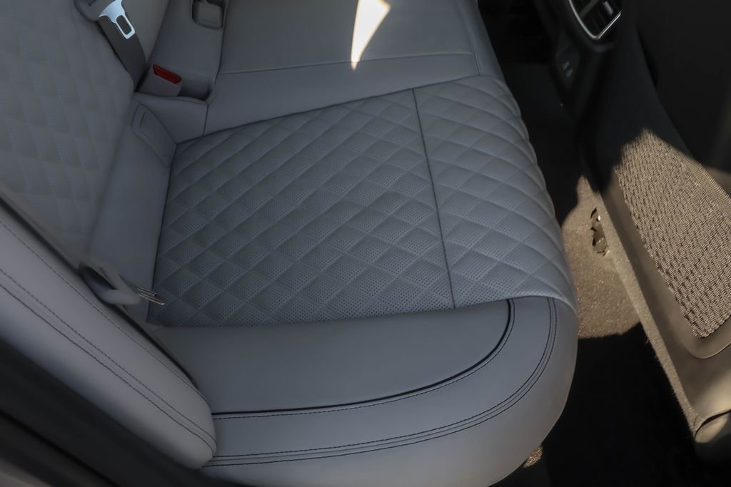 Used 2025 Genesis G70 3.3T Advanced w/ Sport Prestige Package image 39