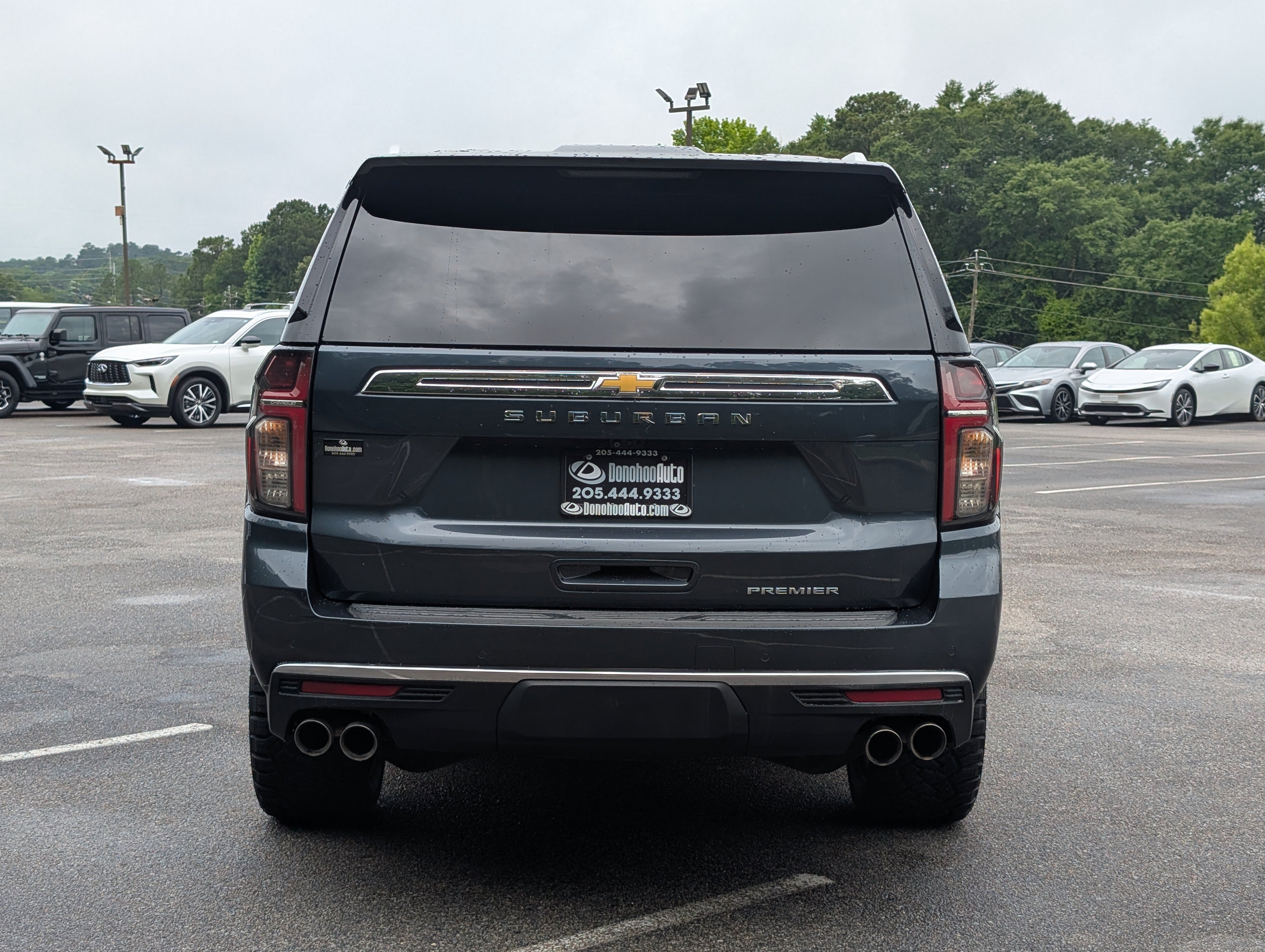 Used 2021 Chevrolet Suburban Premier w/ Premium Package 2 RWD image 8