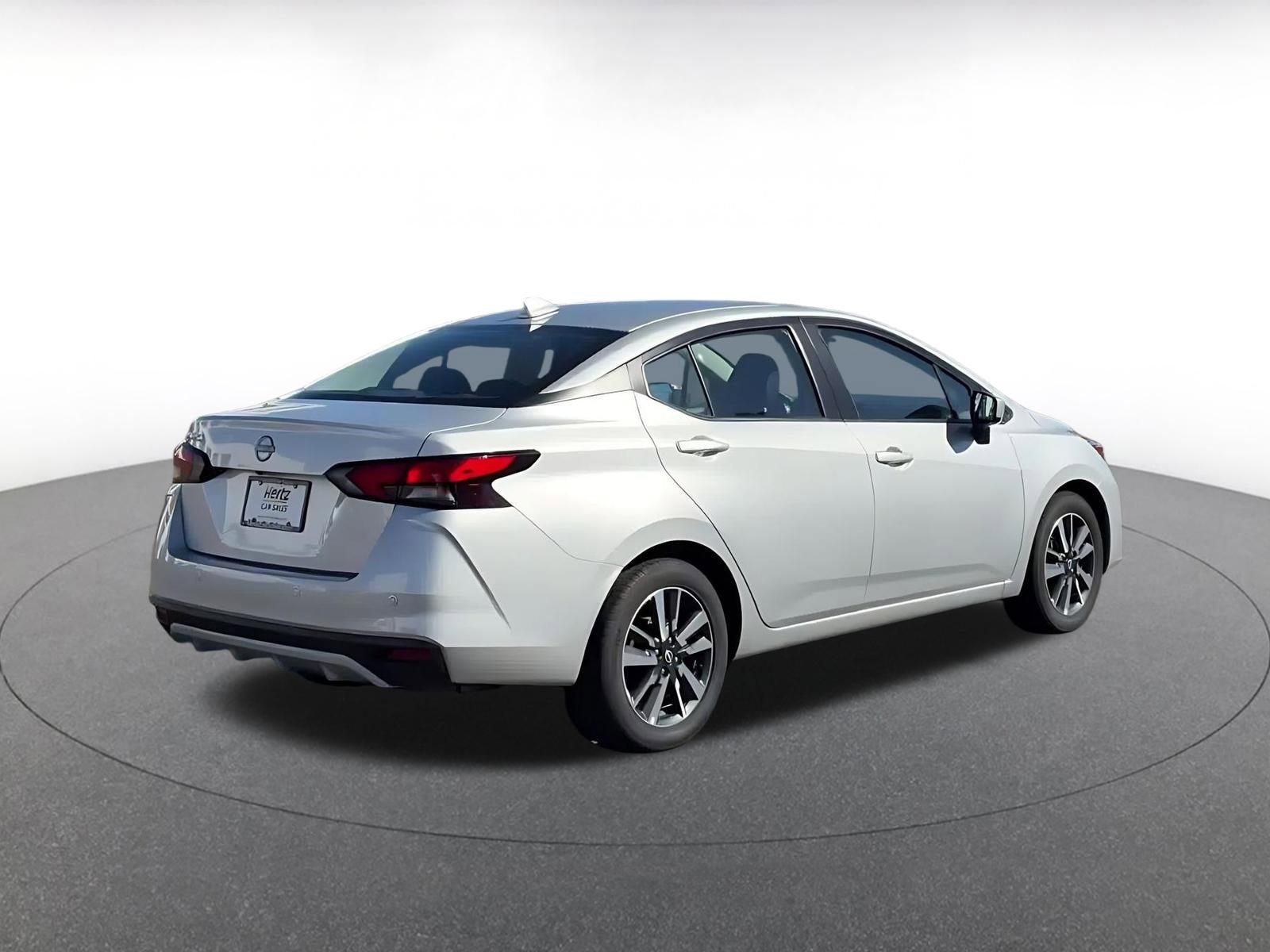 Used 2025 Nissan Versa SV FWD image 14
