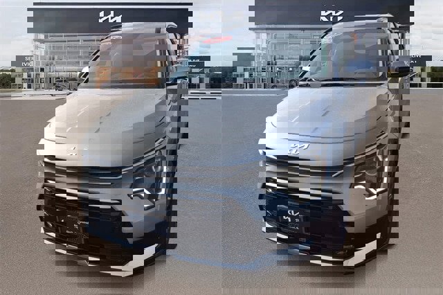 New 2025 Kia Niro EX Touring image 7