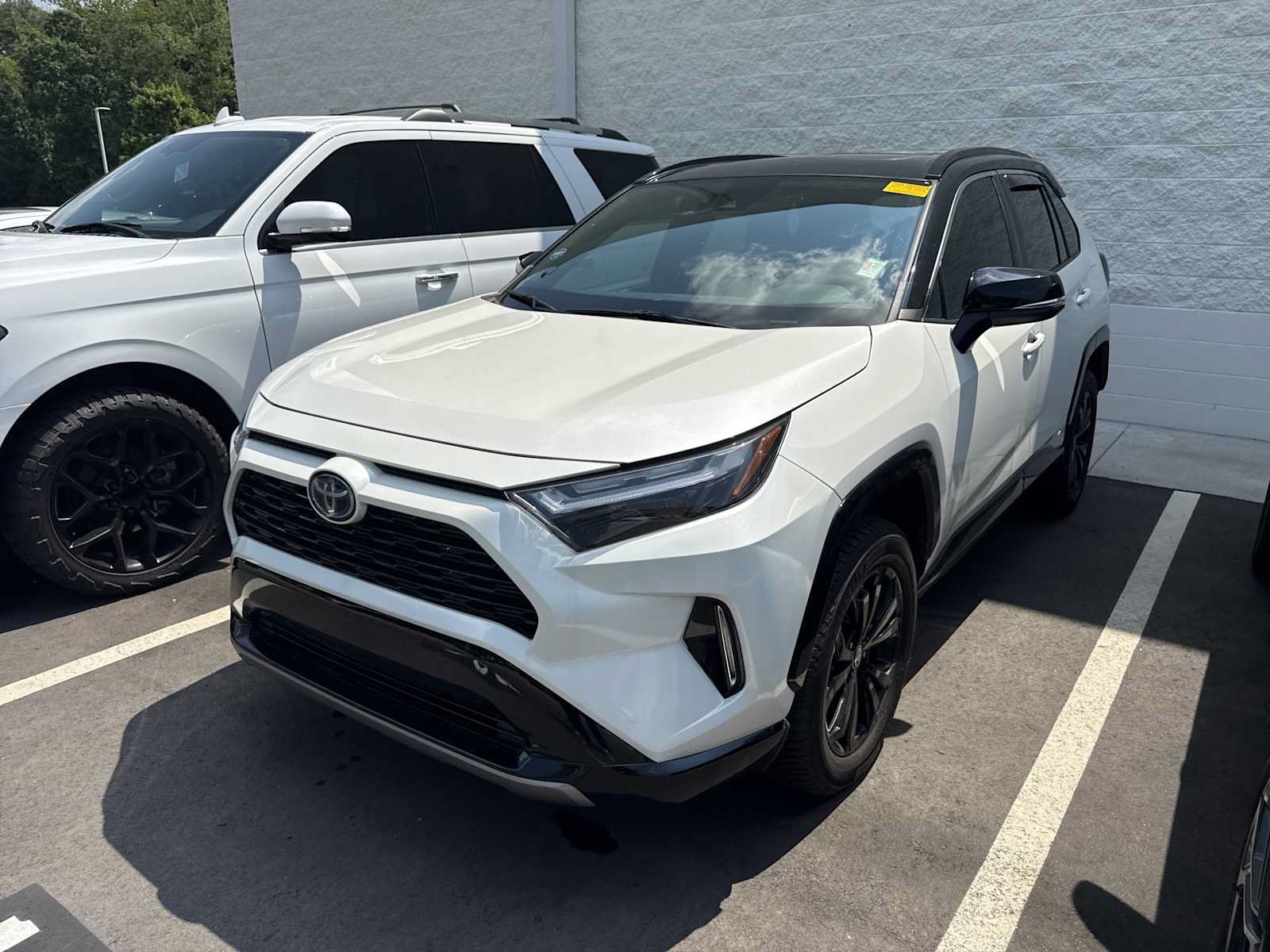 Used 2022 Toyota RAV4 XSE AWD/4WD image 37