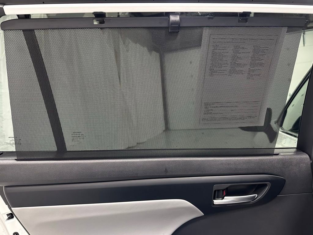 Used 2025 Toyota Highlander XLE image 45