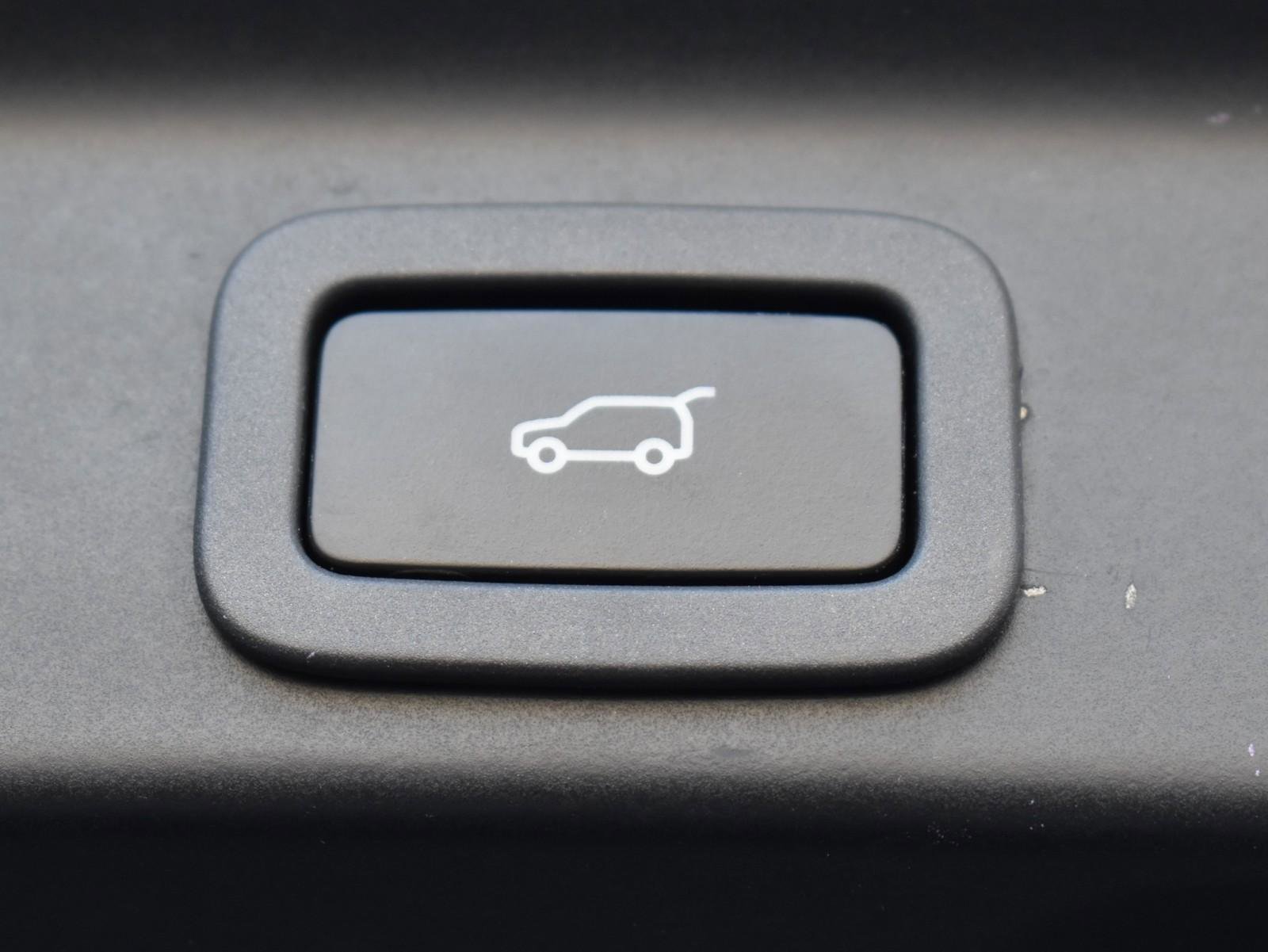 Used 2019 Jaguar F-PACE Prestige image 49