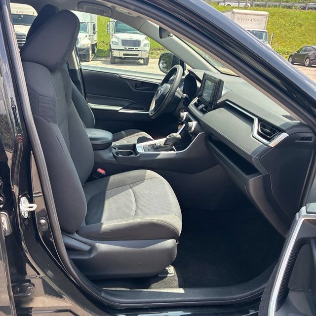 Used 2019 Toyota RAV4 LE w/ All Weather Liner Package AWD/4WD image 12