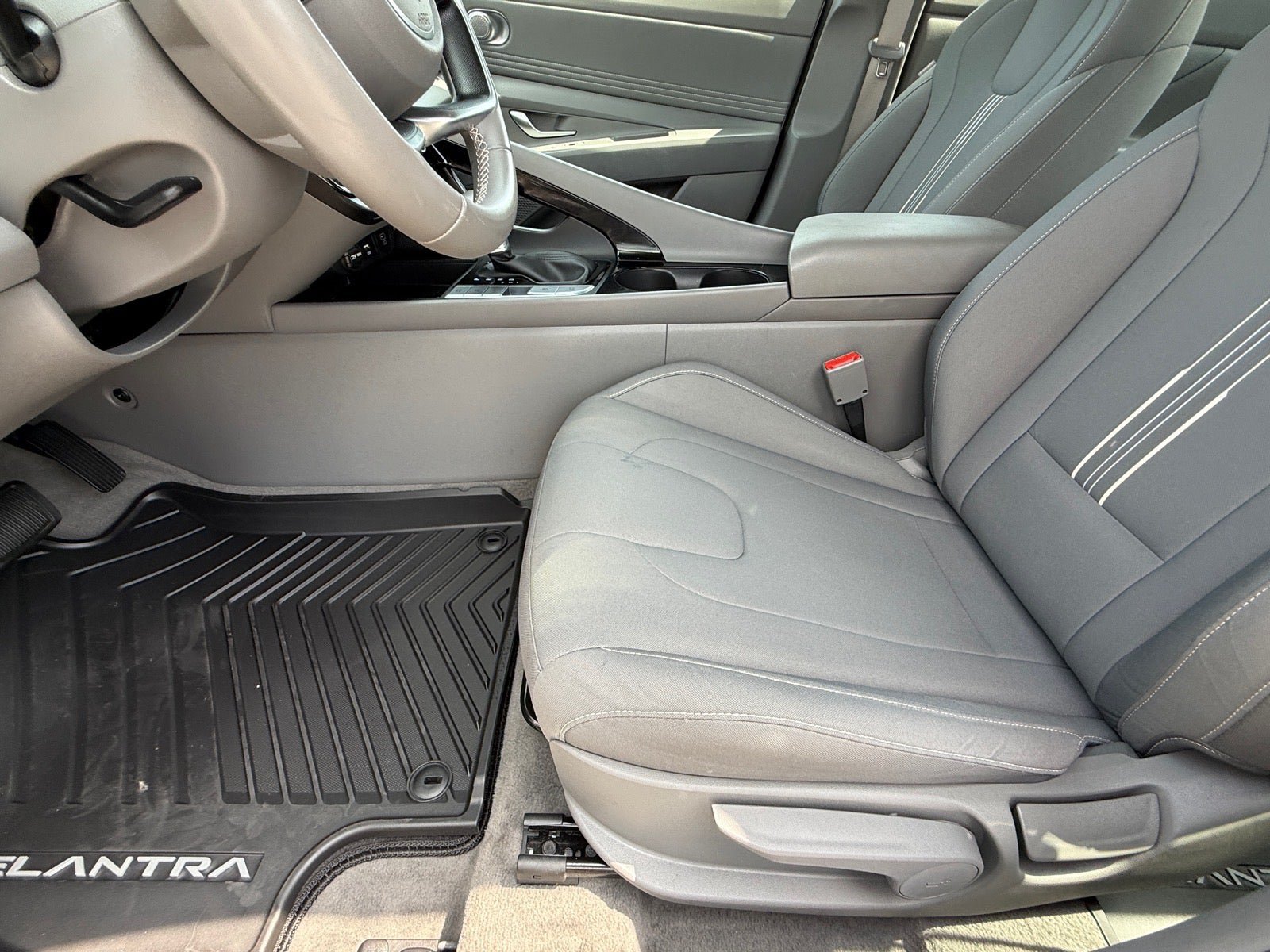 Used 2024 Hyundai Elantra SEL w/ Convenience Package FWD image 12
