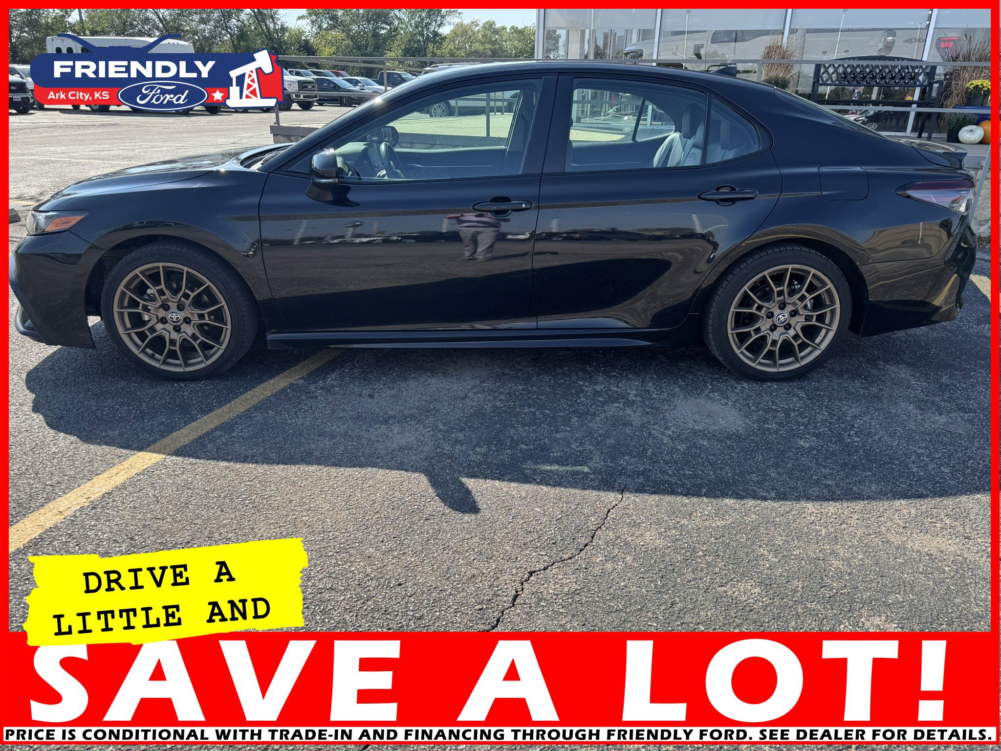 Used 2024 Toyota Camry SE image 2