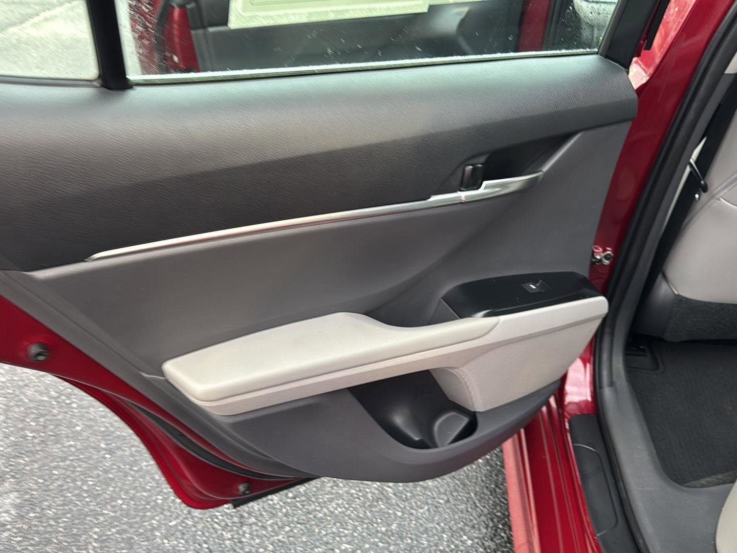 Used 2018 Toyota Camry SE w/ Convenience Package image 15