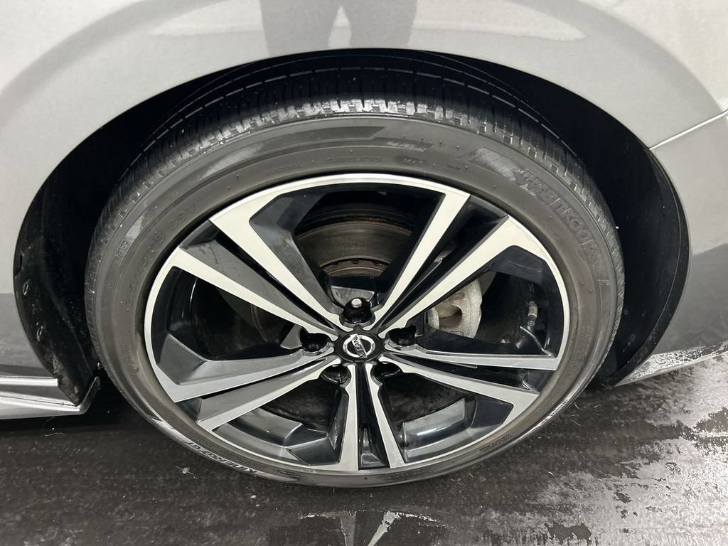 Used 2023 Nissan Sentra SR w/ SR Premium Package FWD image 8