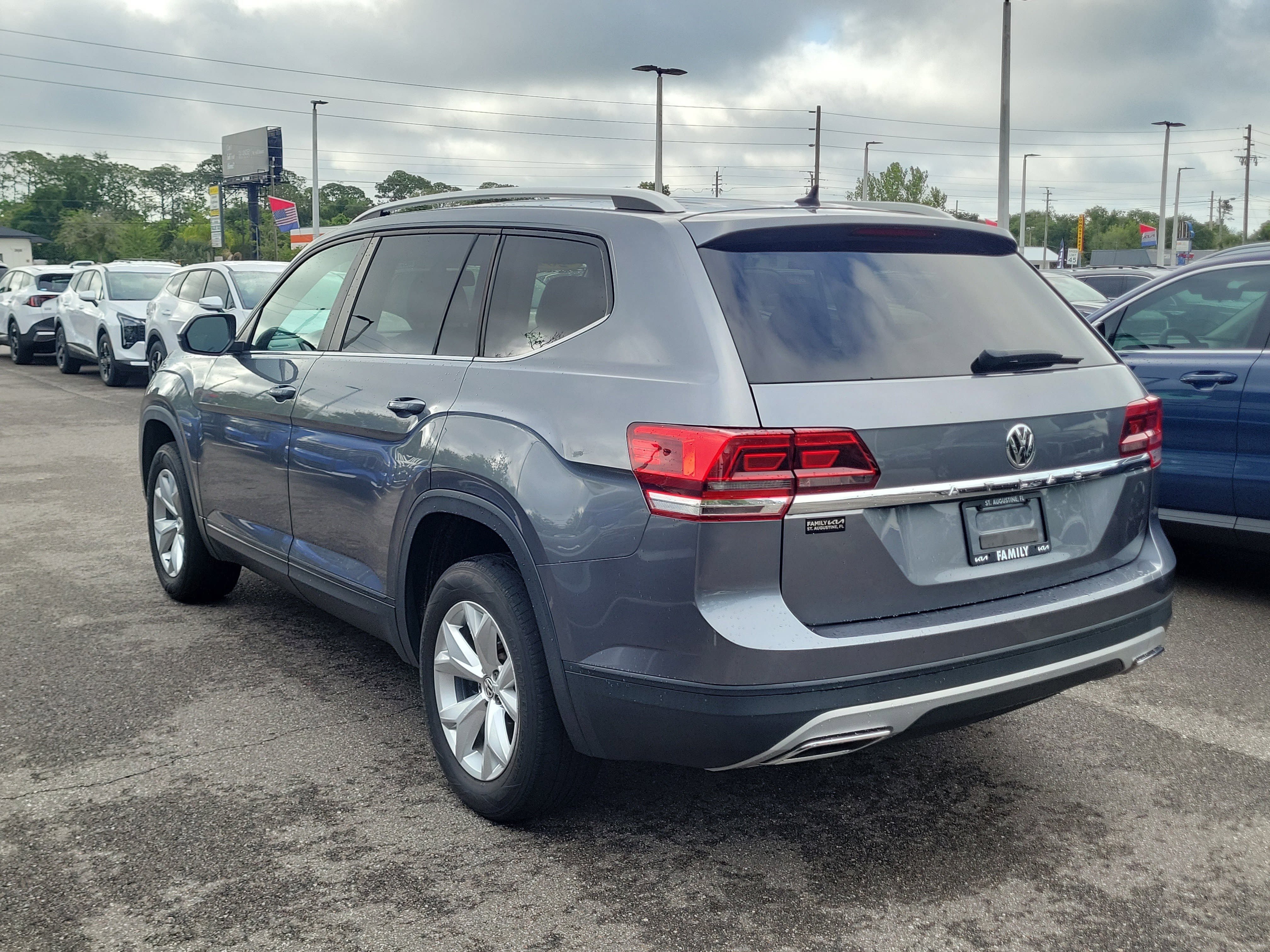 Used 2019 Volkswagen Atlas S FWD image 4