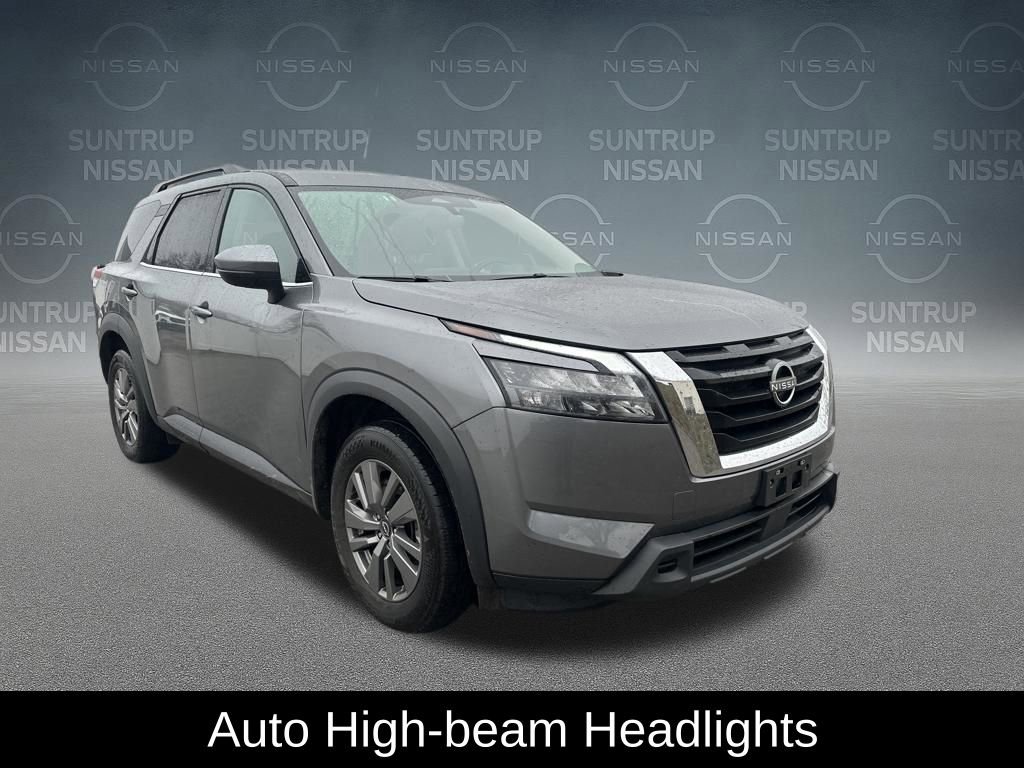 Used 2024 Nissan Pathfinder SV image 9