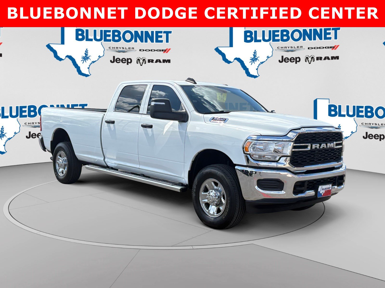 Used 2024 RAM 2500 Tradesman w/ Chrome Appearance Group AWD/4WD image 3