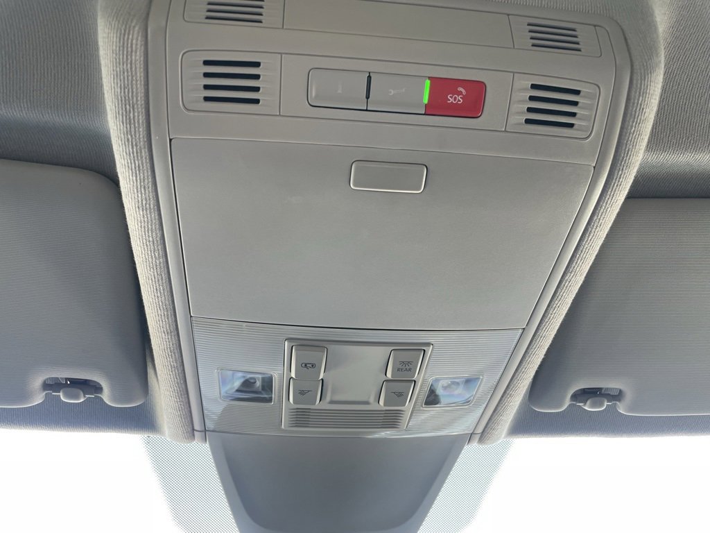 Used 2024 Volkswagen Tiguan SE image 46