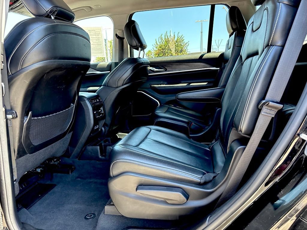 Used 2022 Jeep Grand Cherokee L Limited RWD image 10