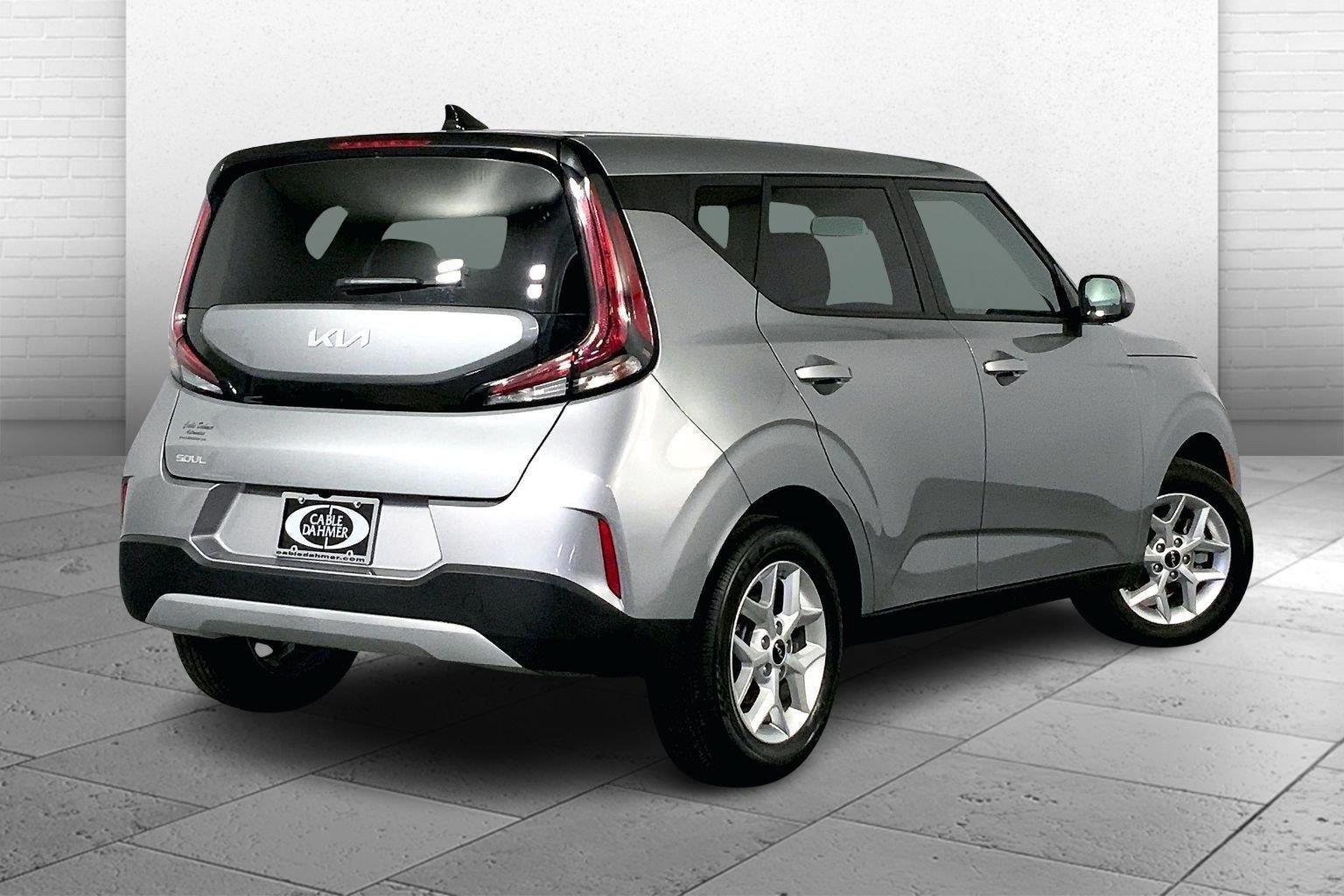Certified 2025 Kia Soul LX FWD image 13
