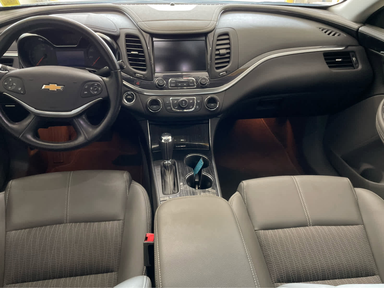 Used 2018 Chevrolet Impala LT w/ LT Convenience Package FWD image 11