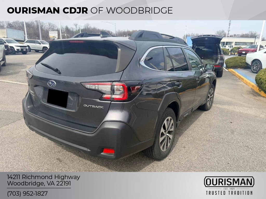 Used 2023 Subaru Outback Premium image 7