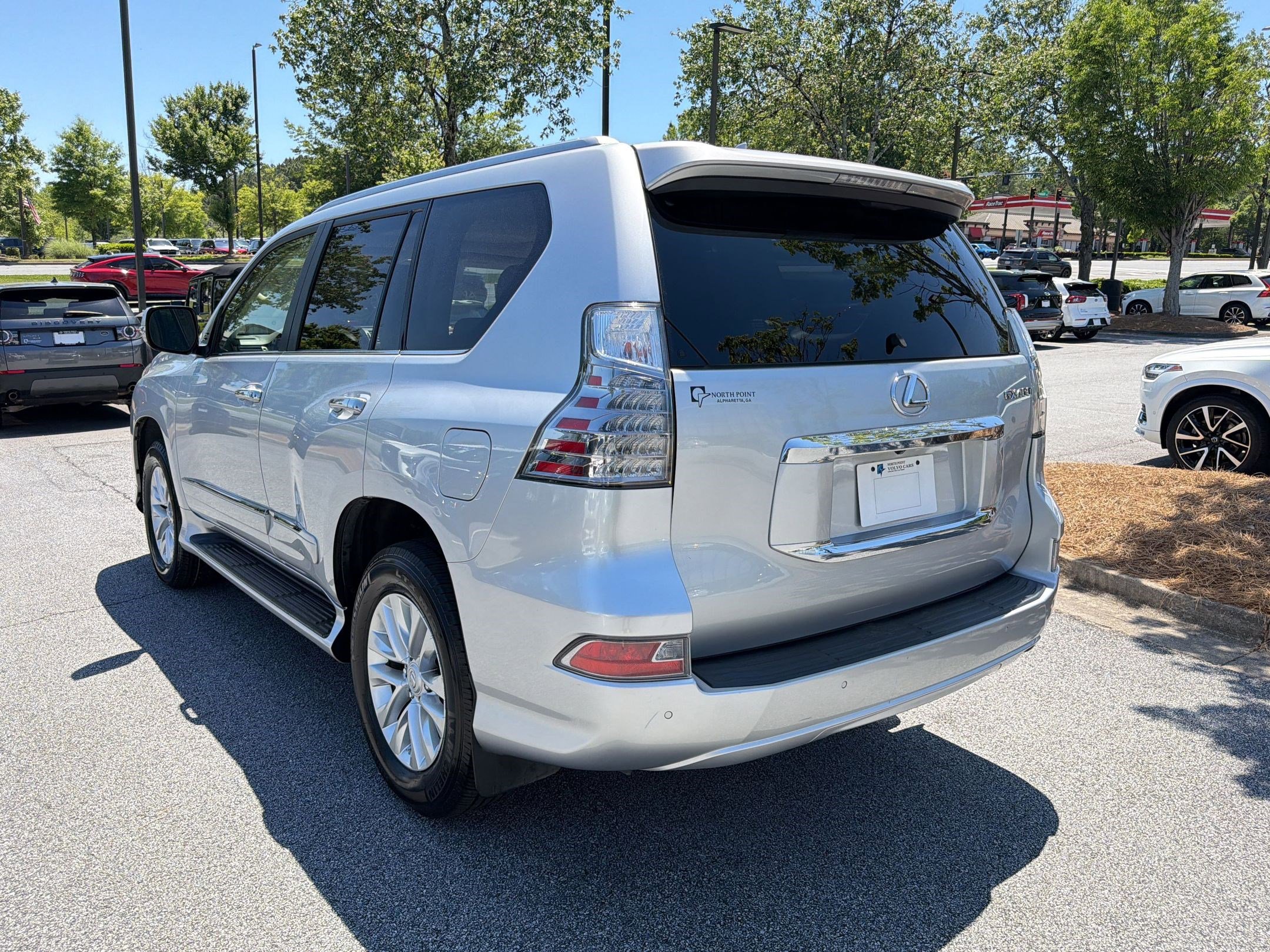 Used 2015 Lexus GX 460 w/ Premium Package AWD/4WD image 3