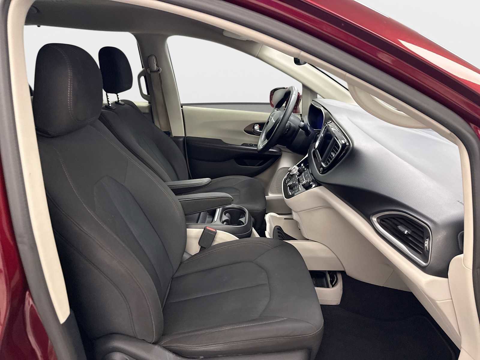 Used 2019 Chrysler Pacifica Touring Plus FWD image 32