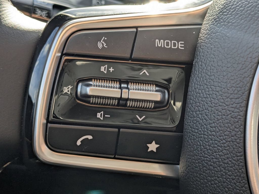 Used 2025 Kia Sorento EX w/ Panoramic Sunroof Package FWD image 24