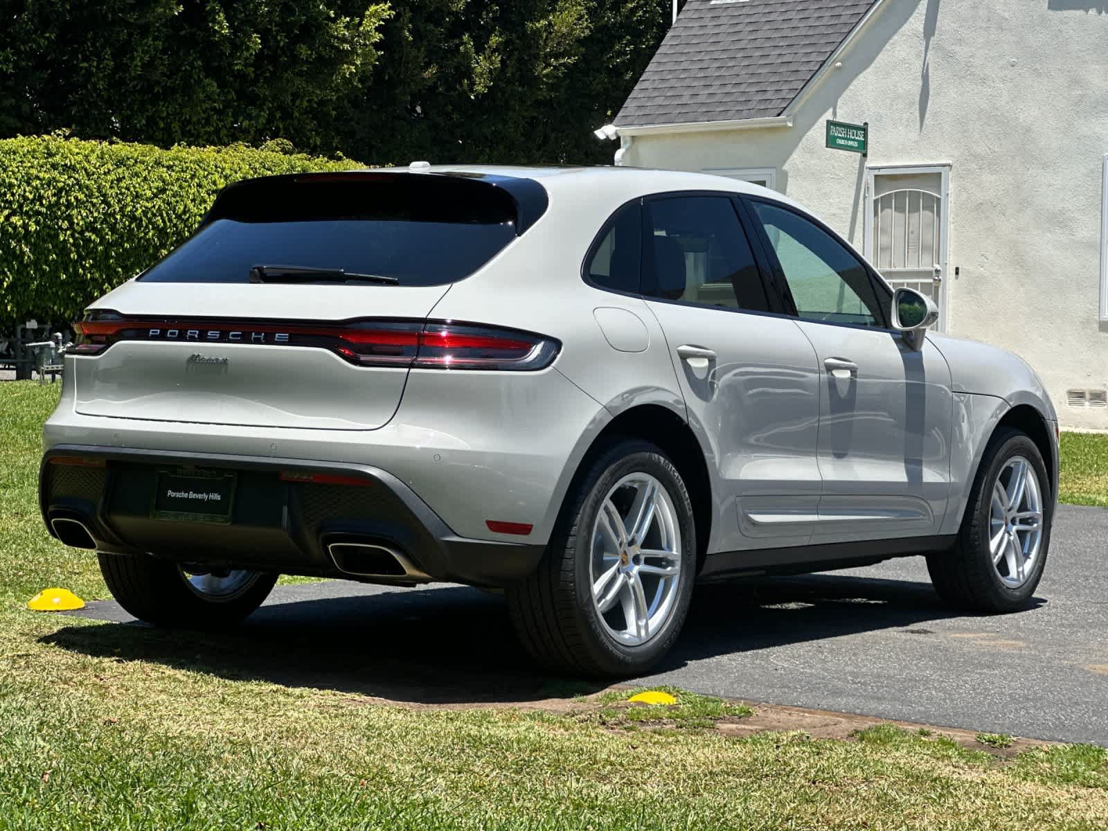 New 2026 Porsche Macan AWD/4WD image 8