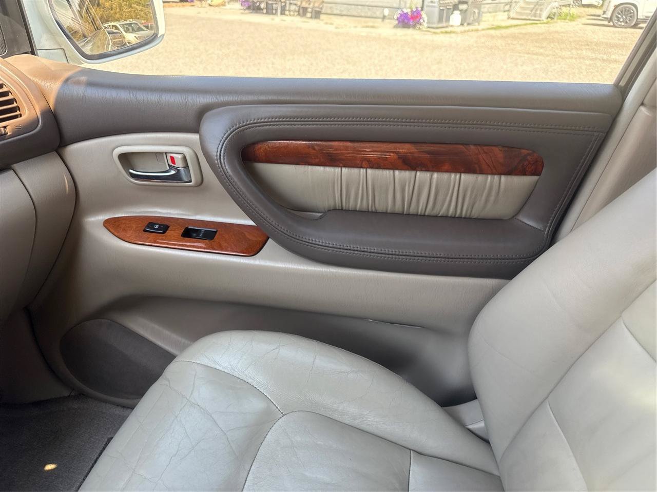 Used 1999 Lexus LX 470 4WD image 22