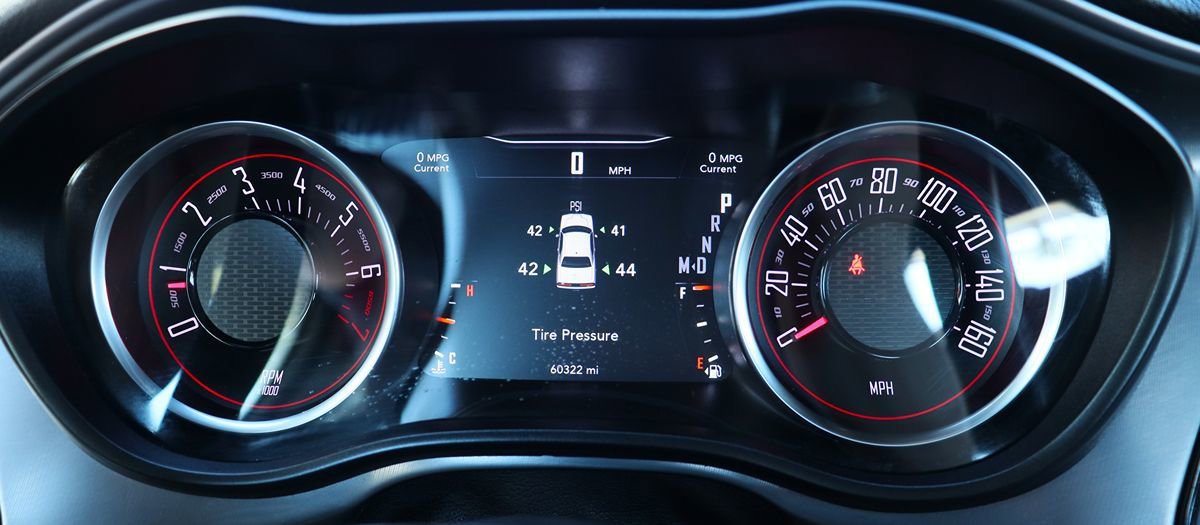 Used 2023 Dodge Challenger SXT RWD image 37