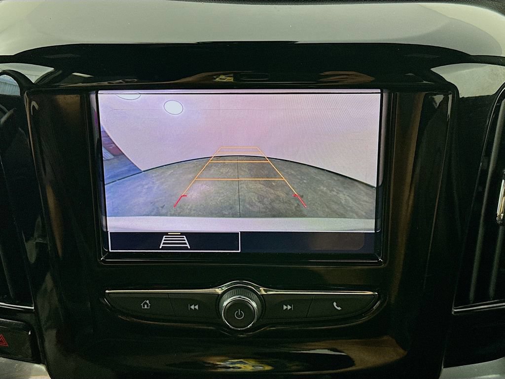Used 2022 Chevrolet Traverse LT w/ LPO, Cargo Package FWD image 19