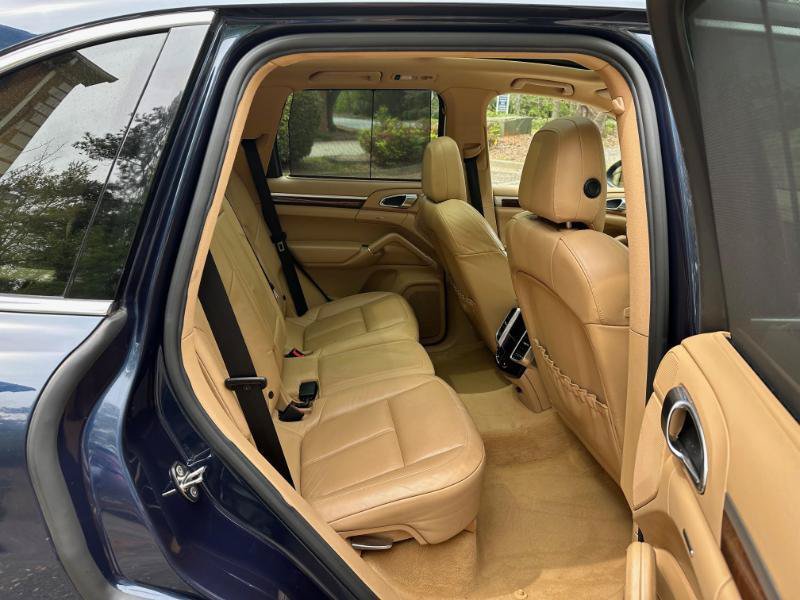 Used 2011 Porsche Cayenne AWD/4WD image 40