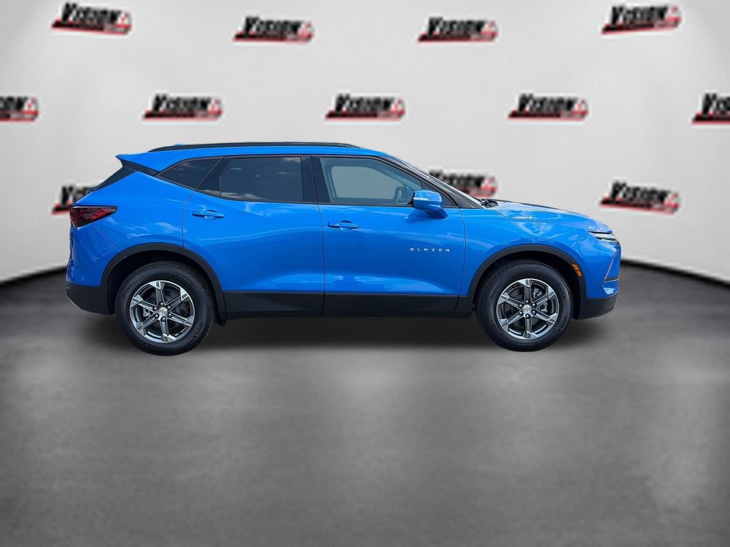 Used 2026 Chevrolet Blazer LT AWD/4WD image 4