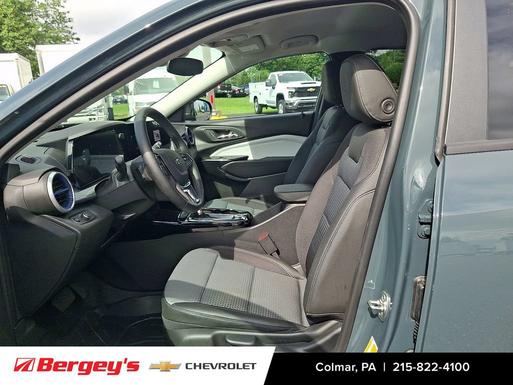 Certified 2026 Chevrolet Trax LT w/ Midnight Edition FWD image 16