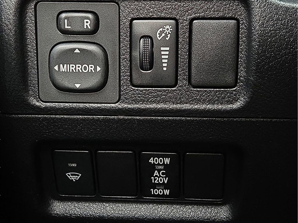 Used 2018 Toyota 4Runner SR5 Premium AWD/4WD image 17