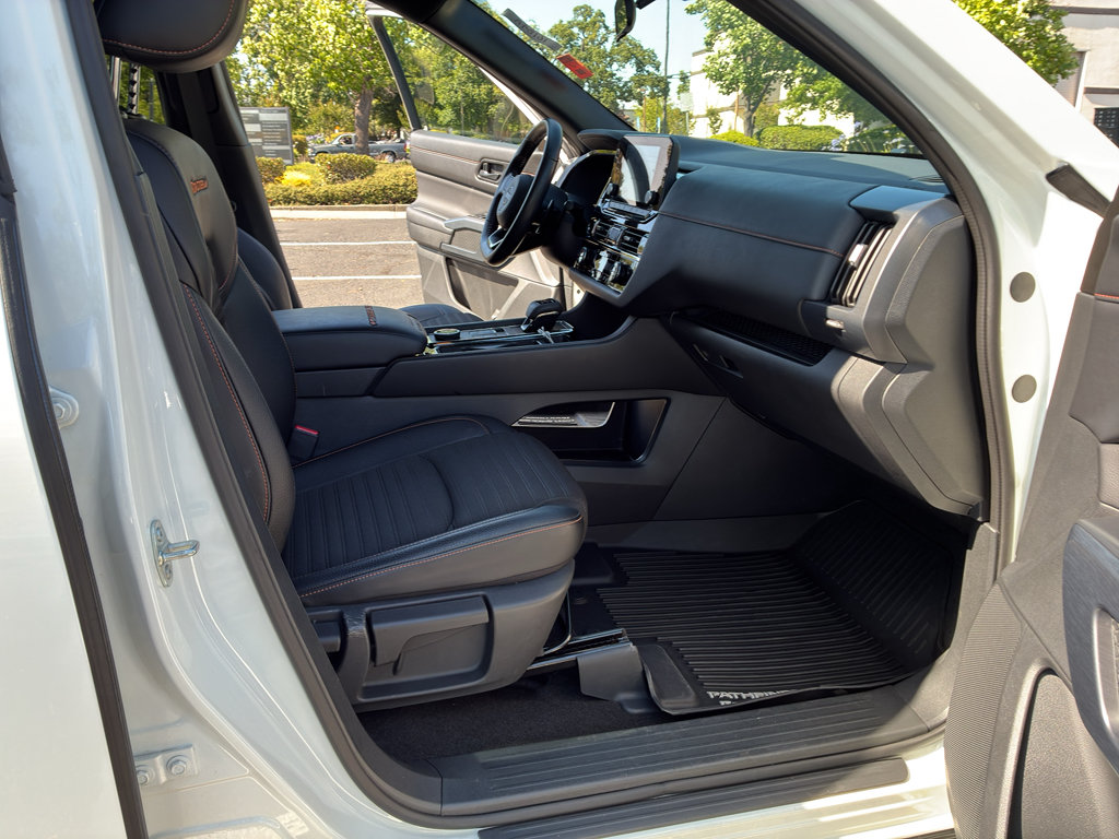 Used 2025 Nissan Pathfinder Rock Creek AWD/4WD image 57