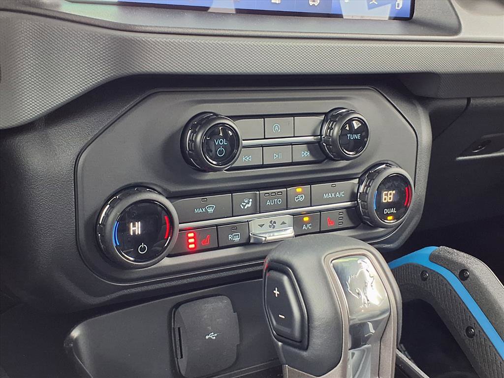 Used 2024 Ford Bronco Black Diamond w/ Sasquatch Package image 13