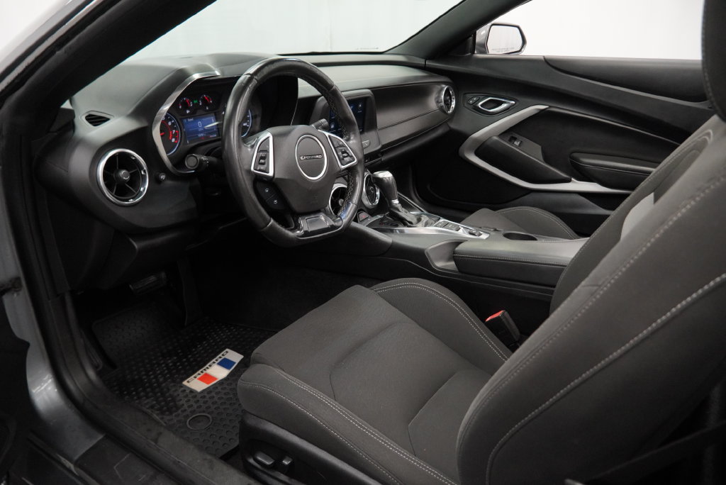 Certified 2020 Chevrolet Camaro LT RWD image 7