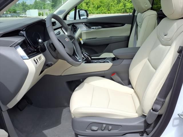 New 2025 Cadillac XT6 Premium Luxury image 17
