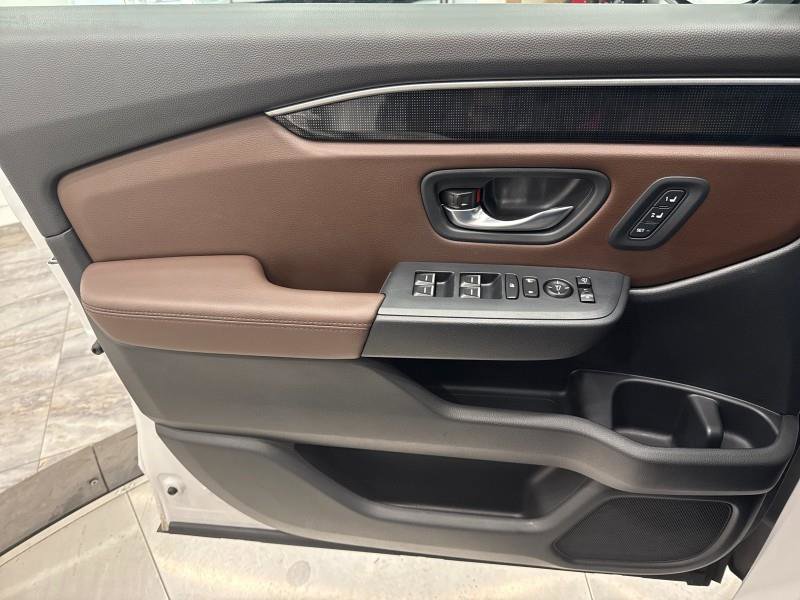 Used 2025 Honda Pilot Elite image 40