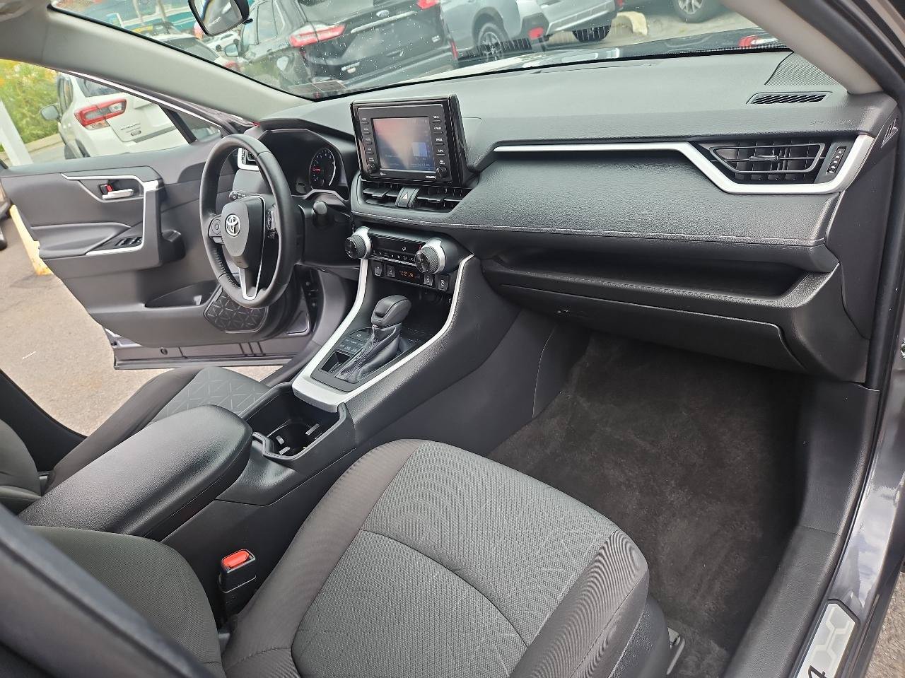 Used 2022 Toyota RAV4 XLE w/ Convenience Package AWD/4WD image 18
