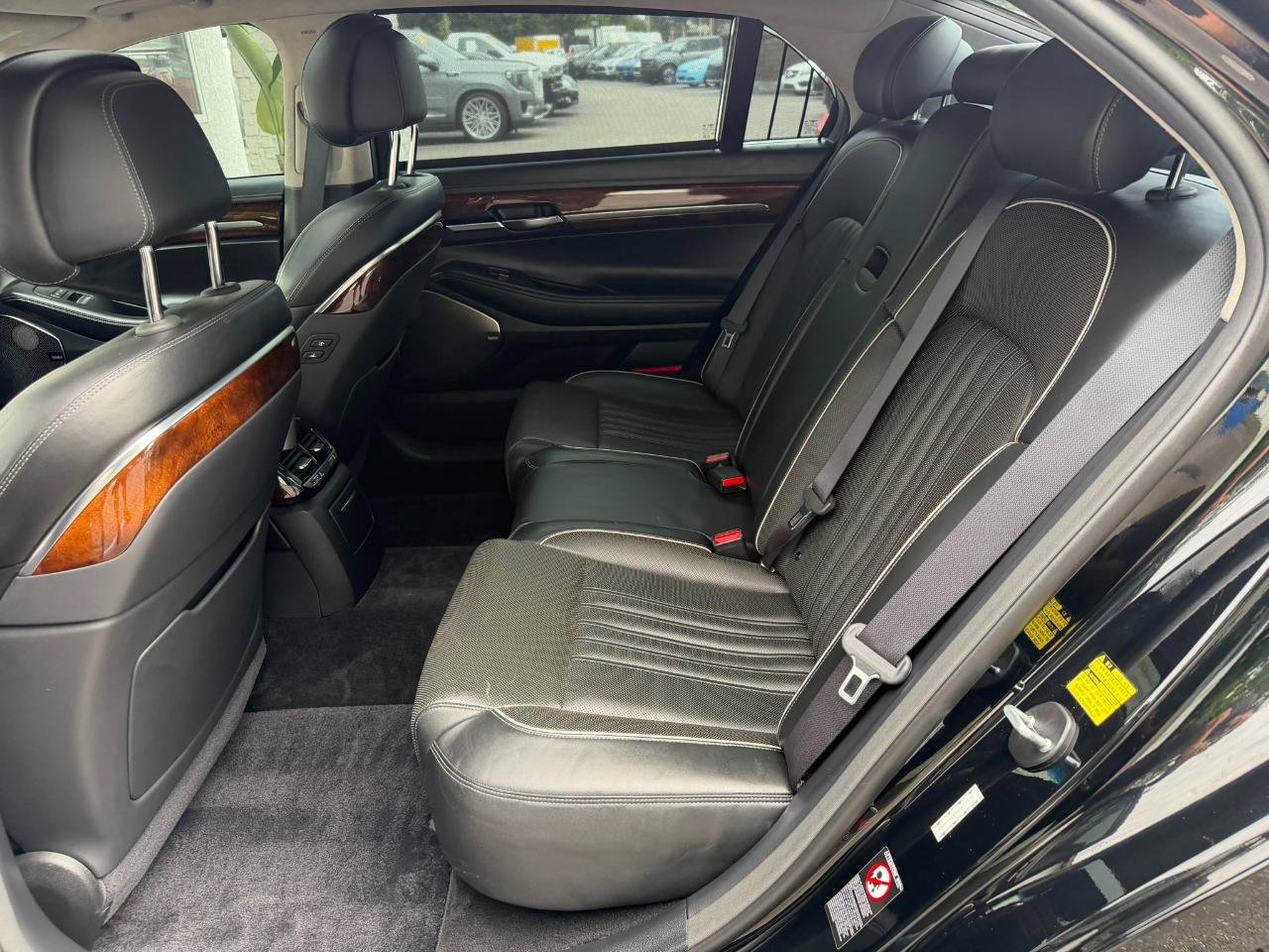 Used 2017 Genesis G90 3.3T Premium RWD image 42