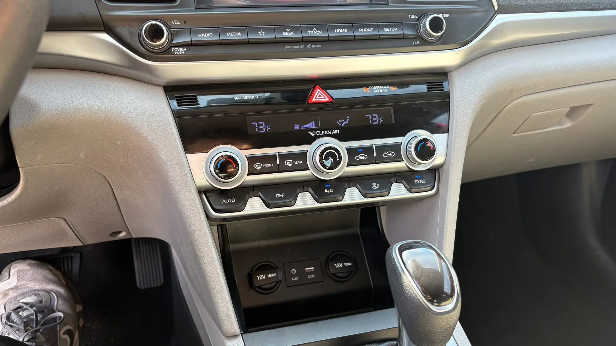 Used 2020 Hyundai Elantra SEL FWD image 21