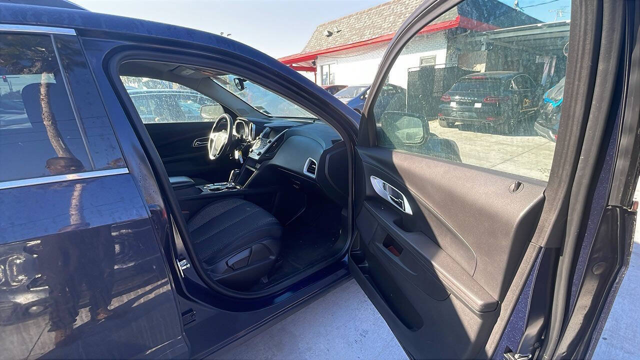 Used 2017 Chevrolet Equinox LT w/ Convenience Package AWD/4WD image 7