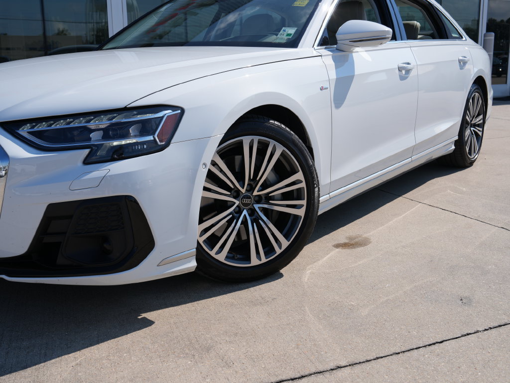 Used 2024 Audi A8 L 3.0T AWD/4WD image 9
