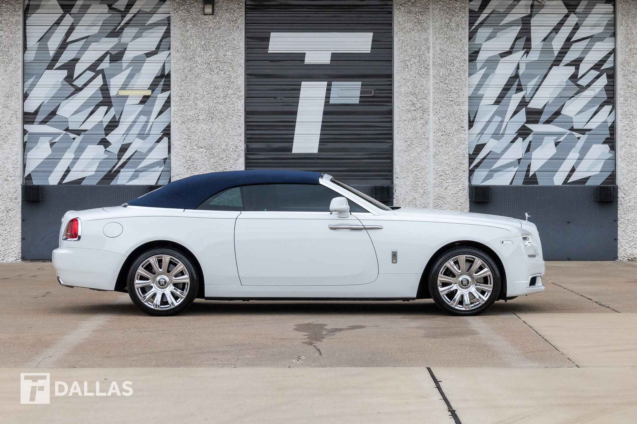 Used 2019 Rolls-Royce Dawn image 16
