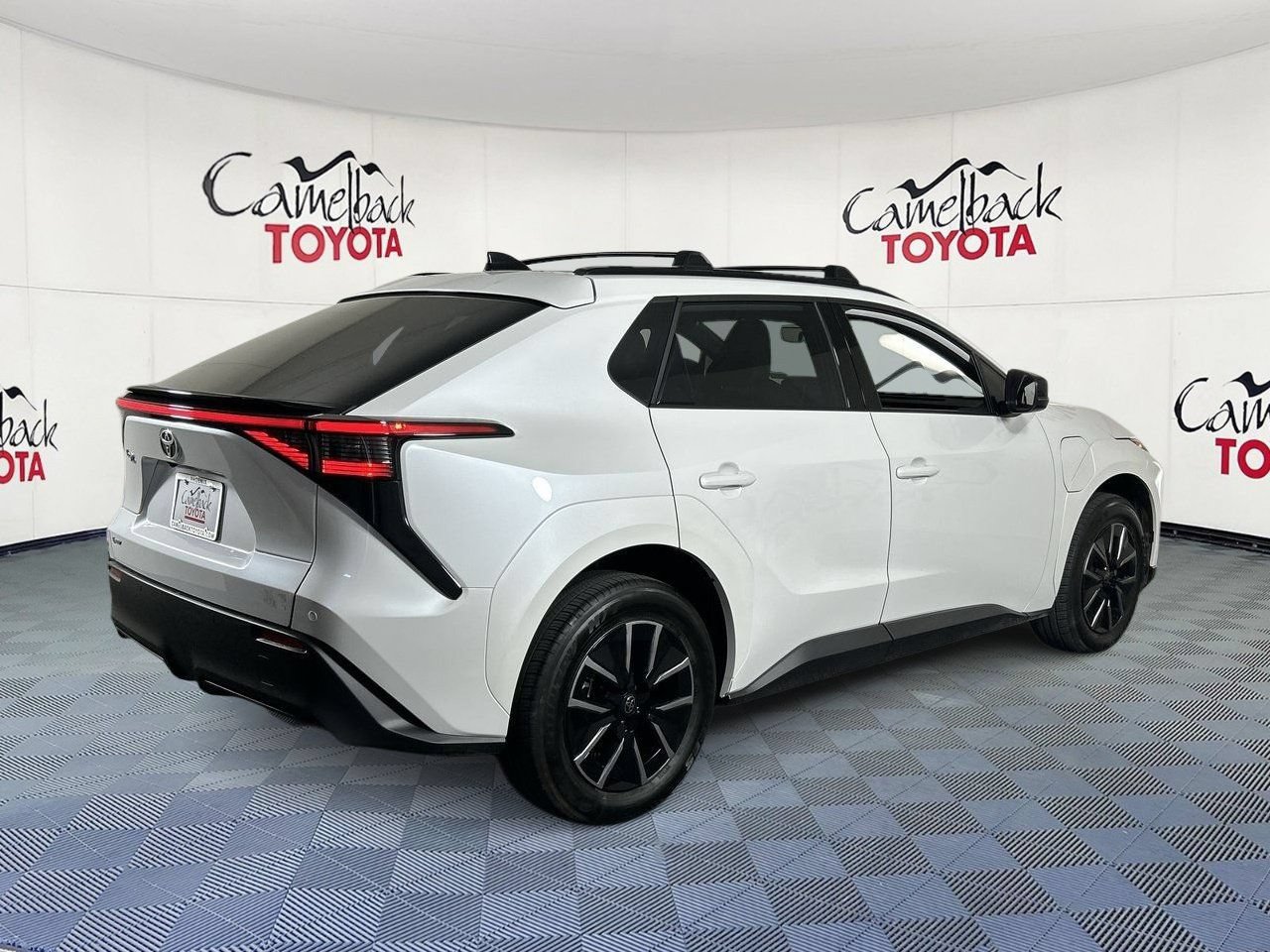 Used 2026 Toyota bZ AWD/4WD image 8