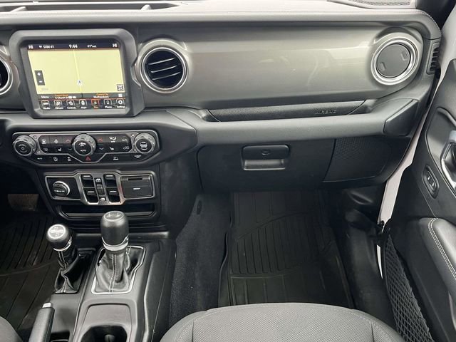 Used 2023 Jeep Wrangler Sahara w/ Cold Weather Group image 18