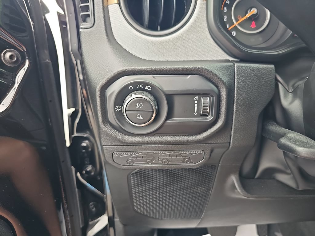 Used 2025 Jeep Gladiator Sport AWD/4WD image 33