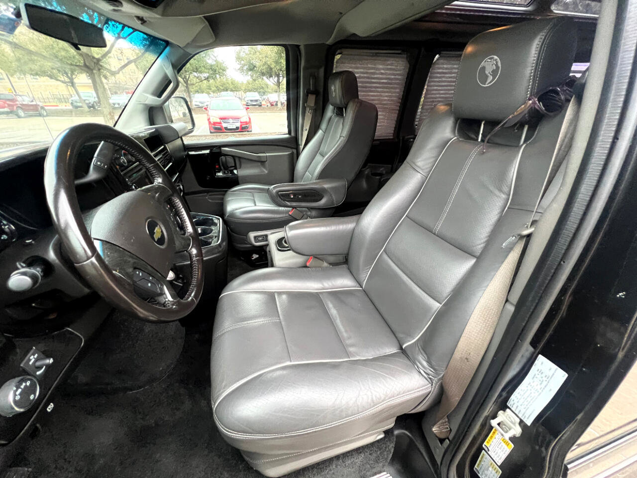 Used 2017 Chevrolet Express 2500 Extended image 16