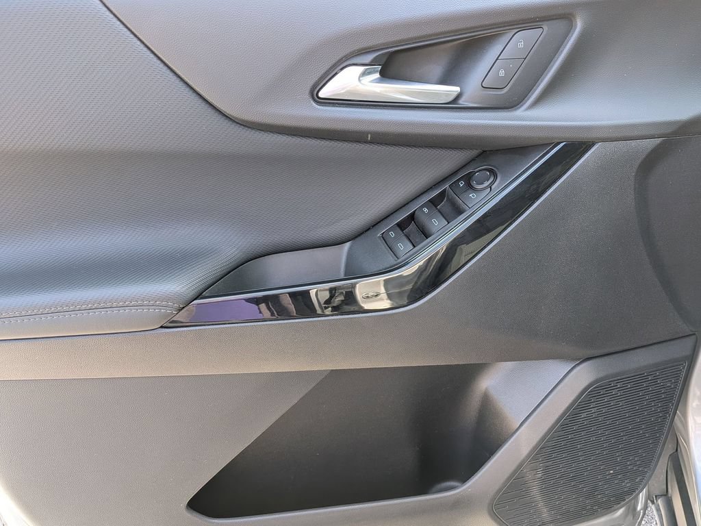 Used 2025 Chevrolet Equinox LT AWD/4WD image 9