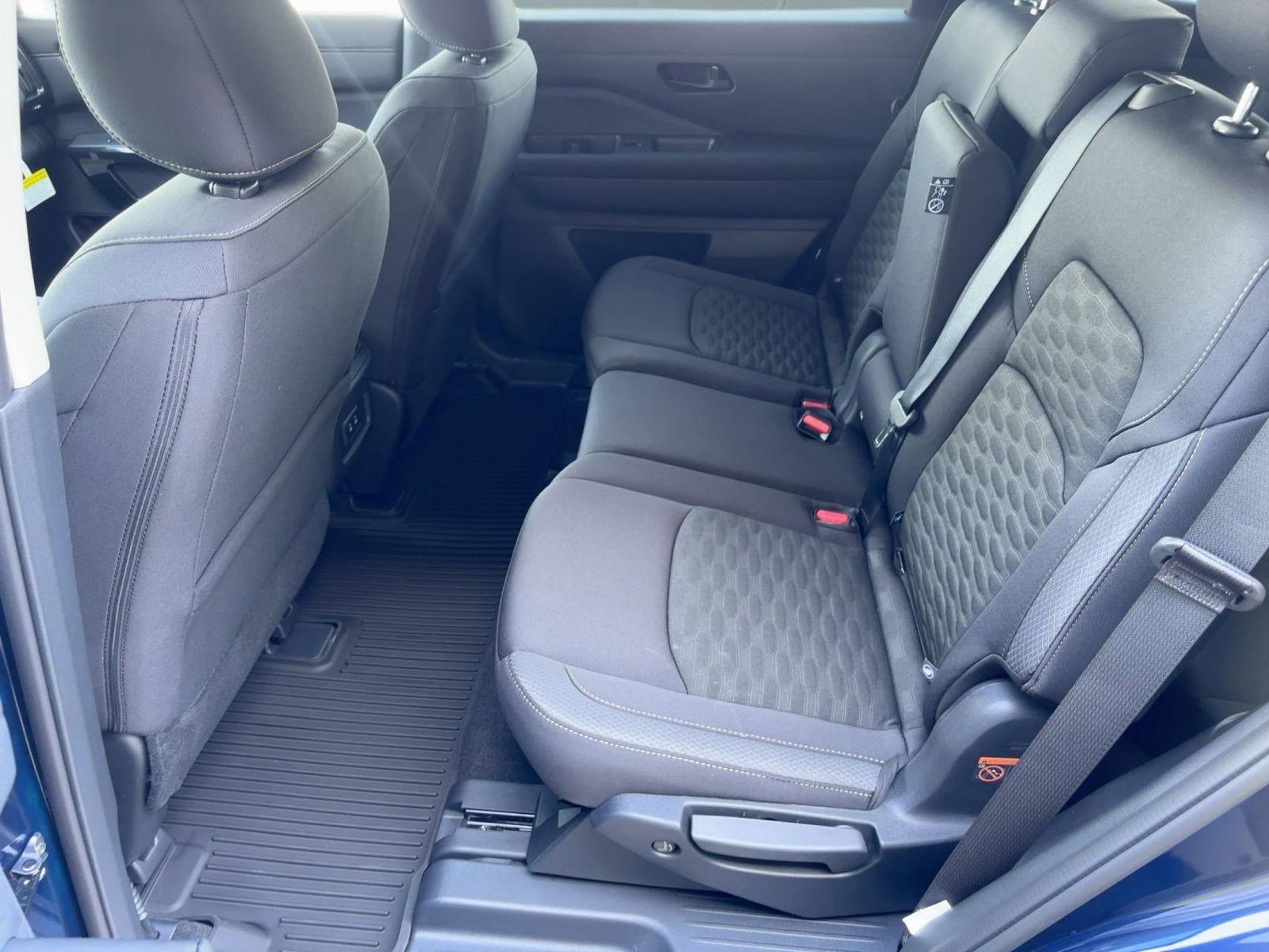 New 2026 Nissan Pathfinder SV image 14