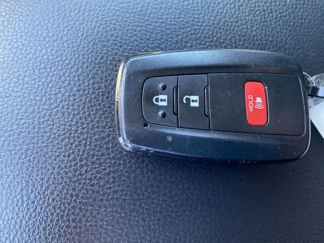 Used 2025 Toyota RAV4 XLE AWD/4WD image 37